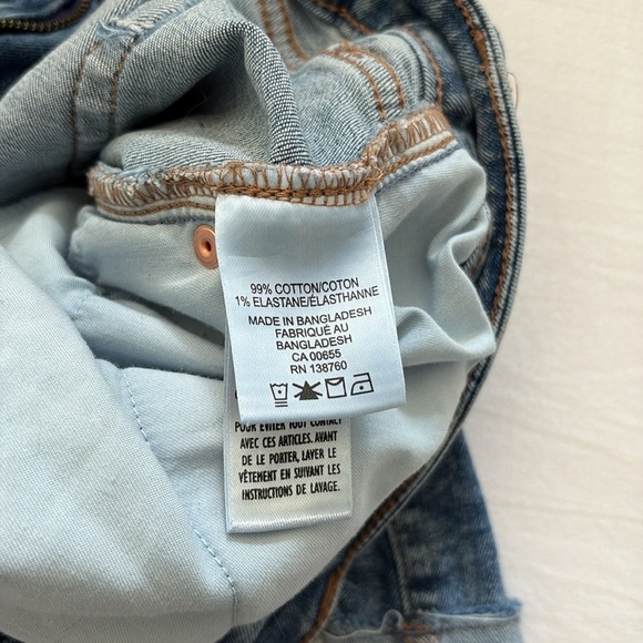 Reitmans “The Curvy” Super High Rise Denim Shorts - Picture 3 of 3